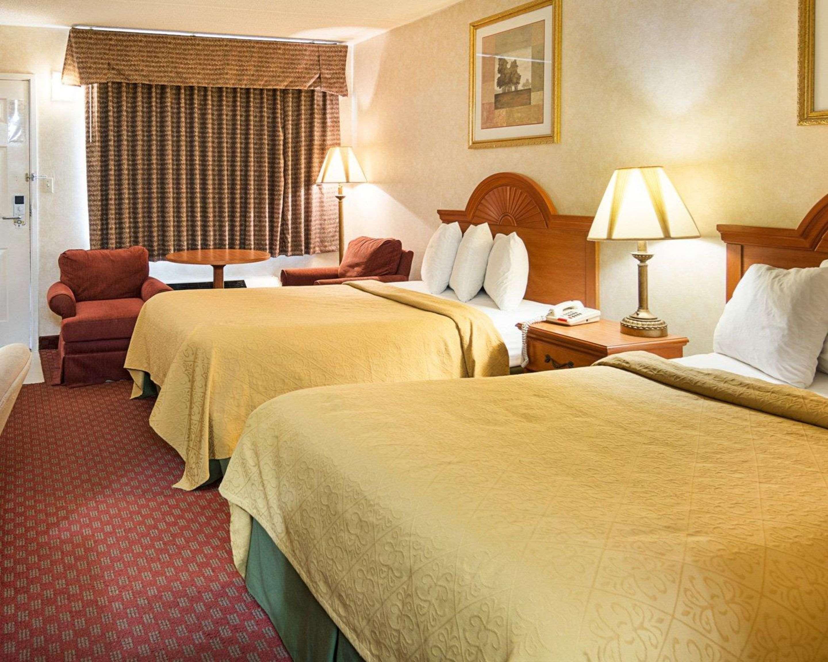 Quality Inn Petersburg Near Fort Gregg-Adams Exteriör bild