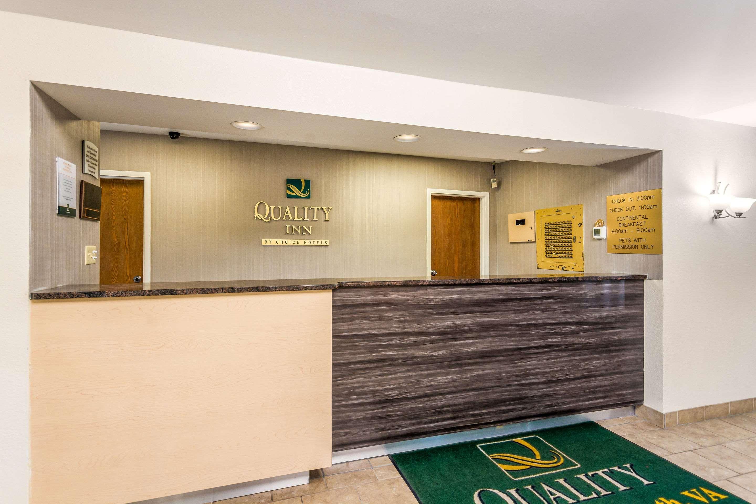 Quality Inn Petersburg Near Fort Gregg-Adams Exteriör bild