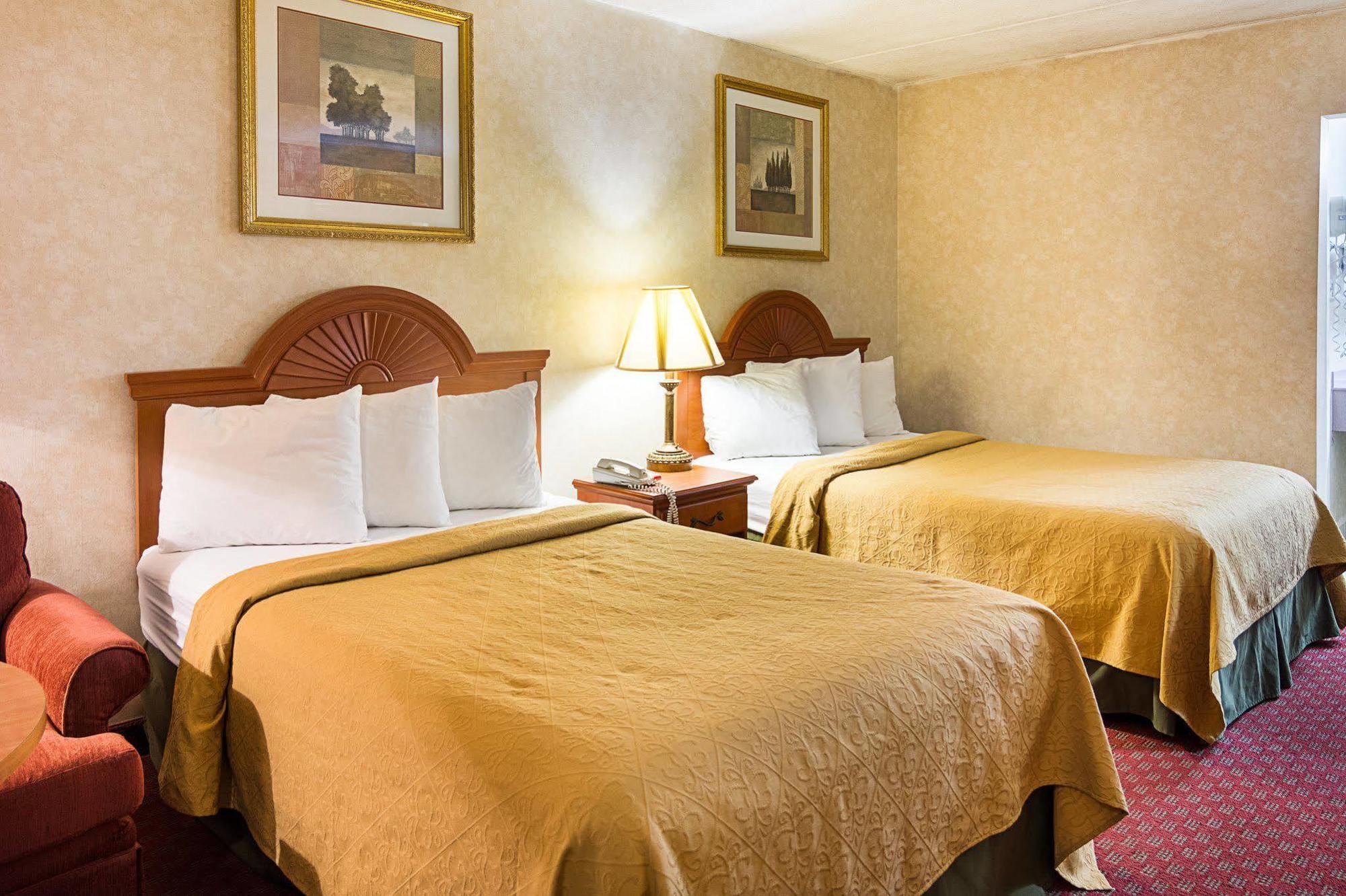 Quality Inn Petersburg Near Fort Gregg-Adams Exteriör bild